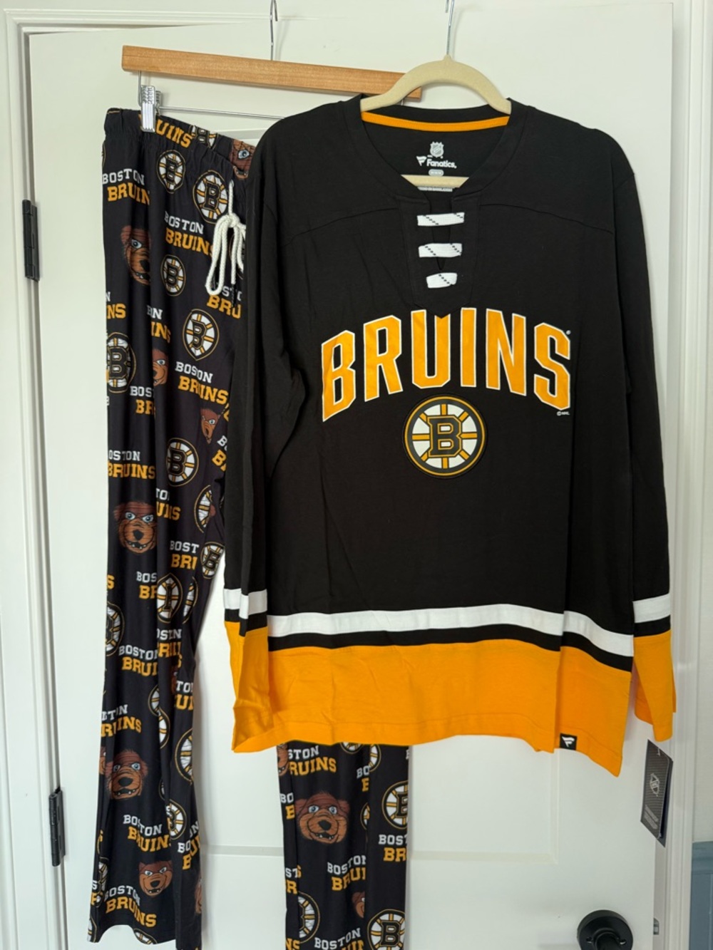 NWT!! Men’s Fanatics Bruins Black and Gold Pajama Set